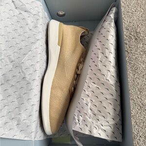 Wolf & Shepherd Sand Knit Sneakers